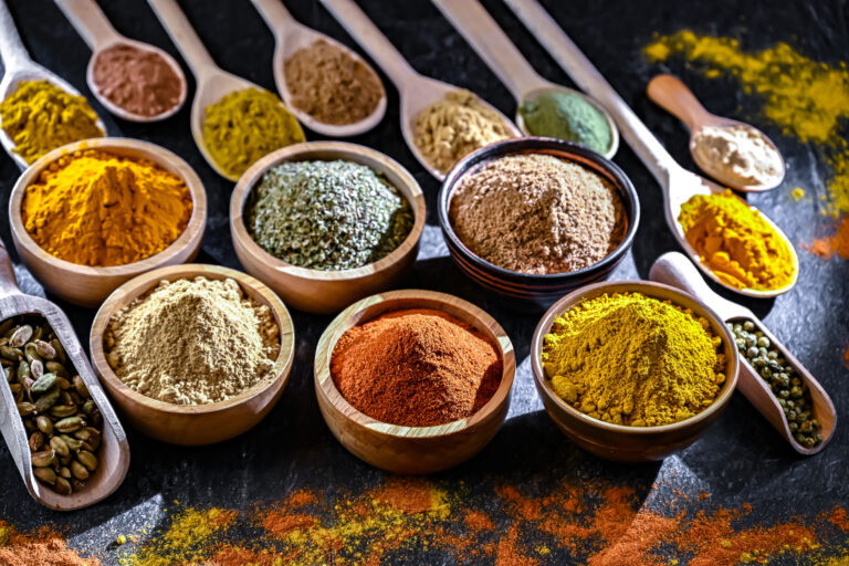 飲食店で大活躍！オリジナル業務用カレーを小ロットで作れるOEMとは？